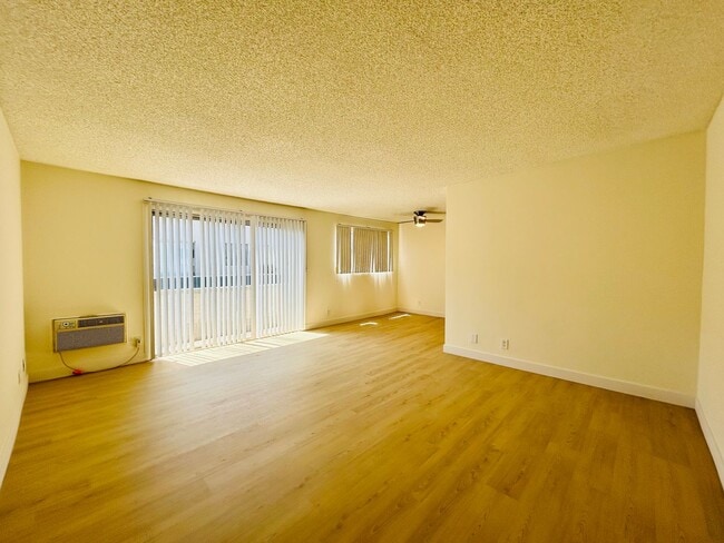 jas355 in Los Angeles, CA - Building Photo - Building Photo