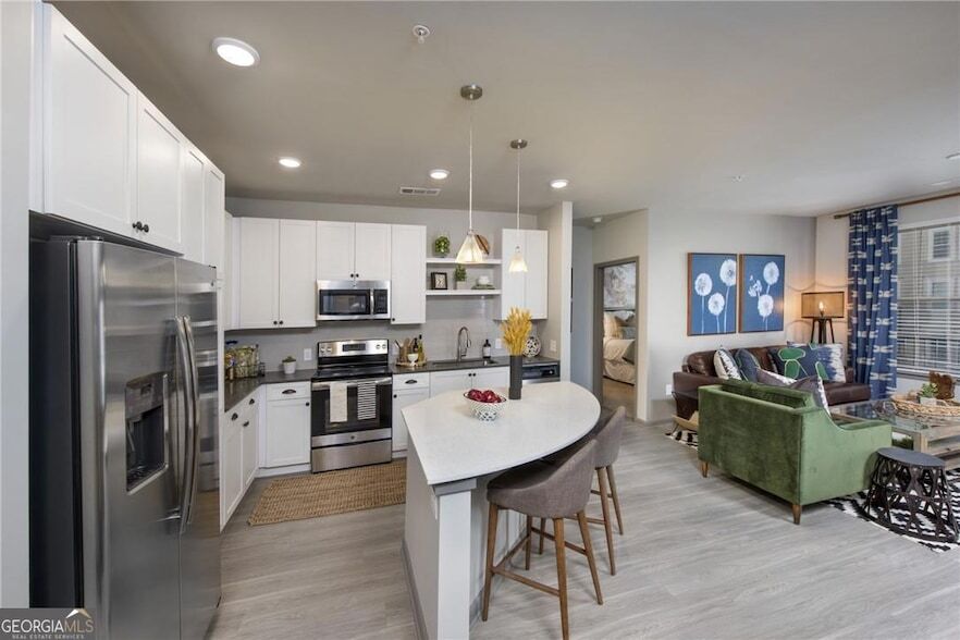 6919 Peachtree Rd, Unit 306 in Sandy Springs, GA - Building Photo