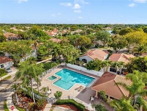 876 Garnet Cir in Weston, FL - Building Photo - Building Photo