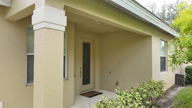 4808 Fairloop Run in Lehigh Acres, FL - Foto de edificio - Building Photo