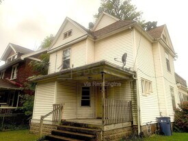 1327 Jefferson Ave SE in Grand Rapids, MI - Building Photo