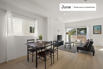 Private bedroom in 5 bed/5 bath Home in Los Angeles, CA - Building Photo - Building Photo