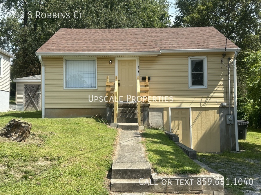 203 S Robbins Ct in Richmond, KY - Building Photo