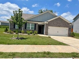 107 Rapps Ave in Pendergrass, GA - Building Photo