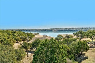 115 Comanche Dr in Lago Vista, TX - Building Photo - Building Photo