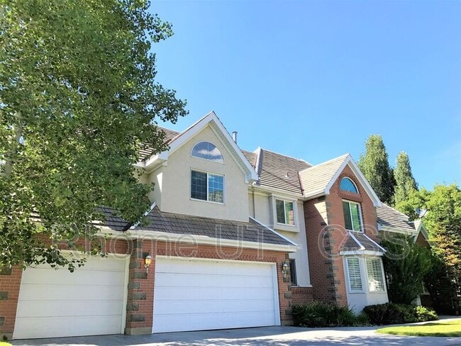 property at 2041 E Windsor Oak Cv