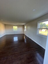 1315 W Commerce St in Brownstown, IN - Building Photo - Building Photo