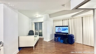 50 Absolute Av in Mississauga, ON - Building Photo