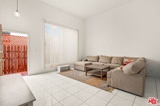 1528 Berkeley St in Santa Monica, CA - Building Photo - Building Photo