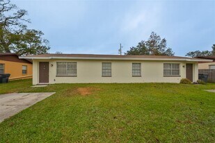 3710 Danny Bryan Blvd in Tampa, FL - Building Photo