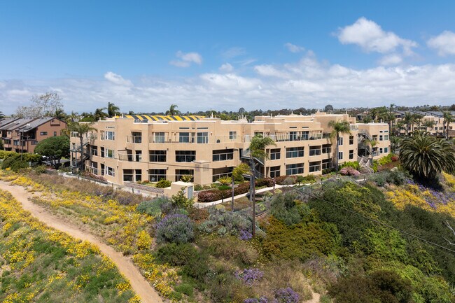 Ocean Pointe in Carlsbad, CA - Building Photo - Building Photo