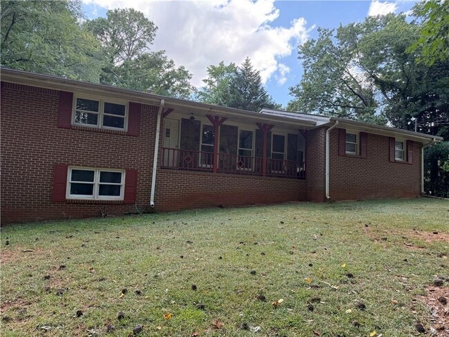 property at 3155 Oak Dr