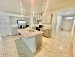 838 August Sky Dr in Deltona, FL - Building Photo - Building Photo