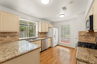 38 Tall Sky Pl in The Woodlands, TX - Building Photo - Building Photo