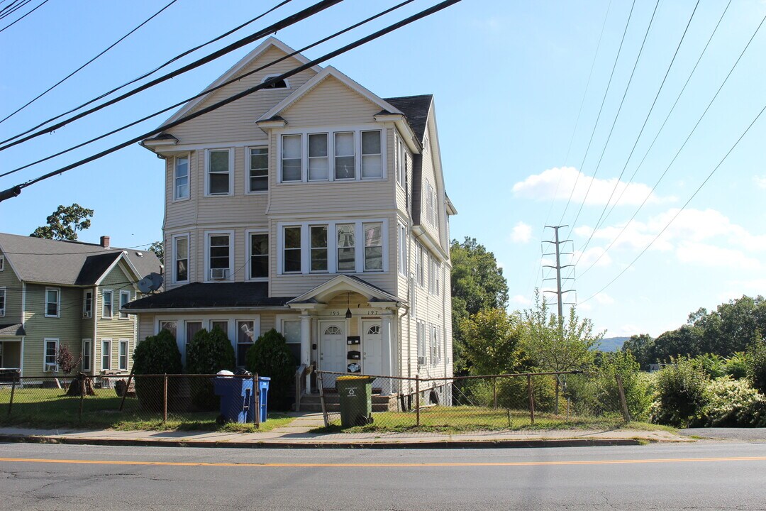 195 Highland Ave in Waterbury, CT - Foto de edificio