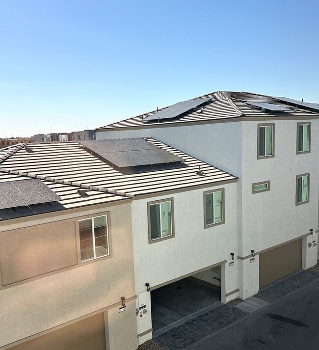 6172 Gdn Crst St in Spring Valley, NV - Building Photo - Building Photo
