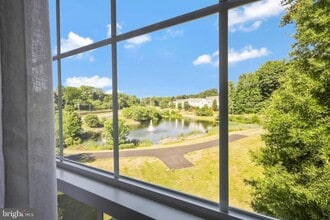 5587 Governors Pond Cir in Alexandria, VA - Building Photo - Building Photo