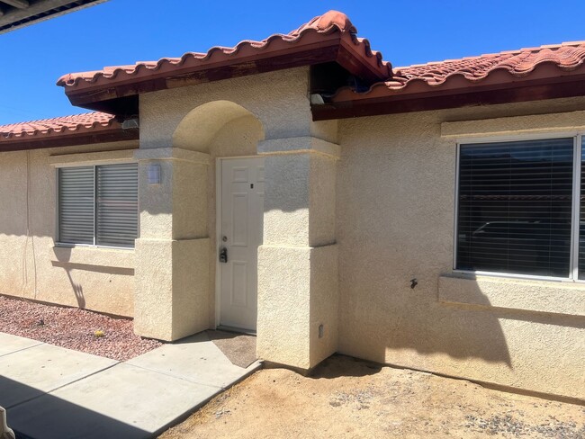 6672 Palo Verde Ave in Twentynine Palms, CA - Building Photo - Building Photo