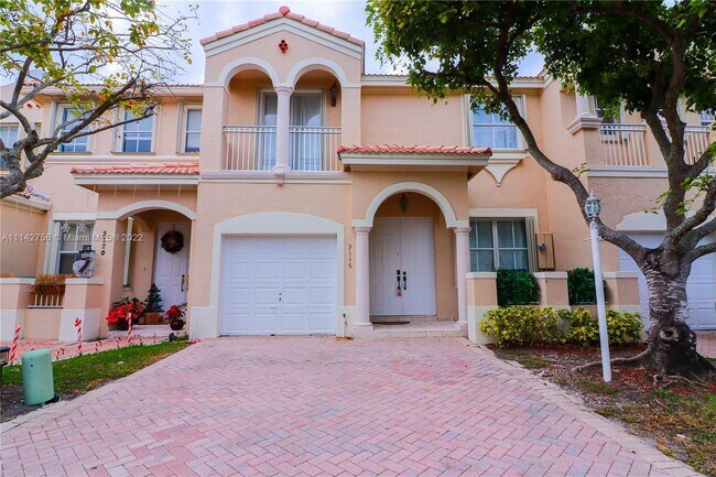 3116 NW 101st Pl in Doral, FL - Building Photo - Building Photo