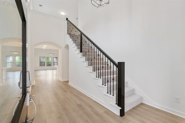 property at 196 Lukewood Cir