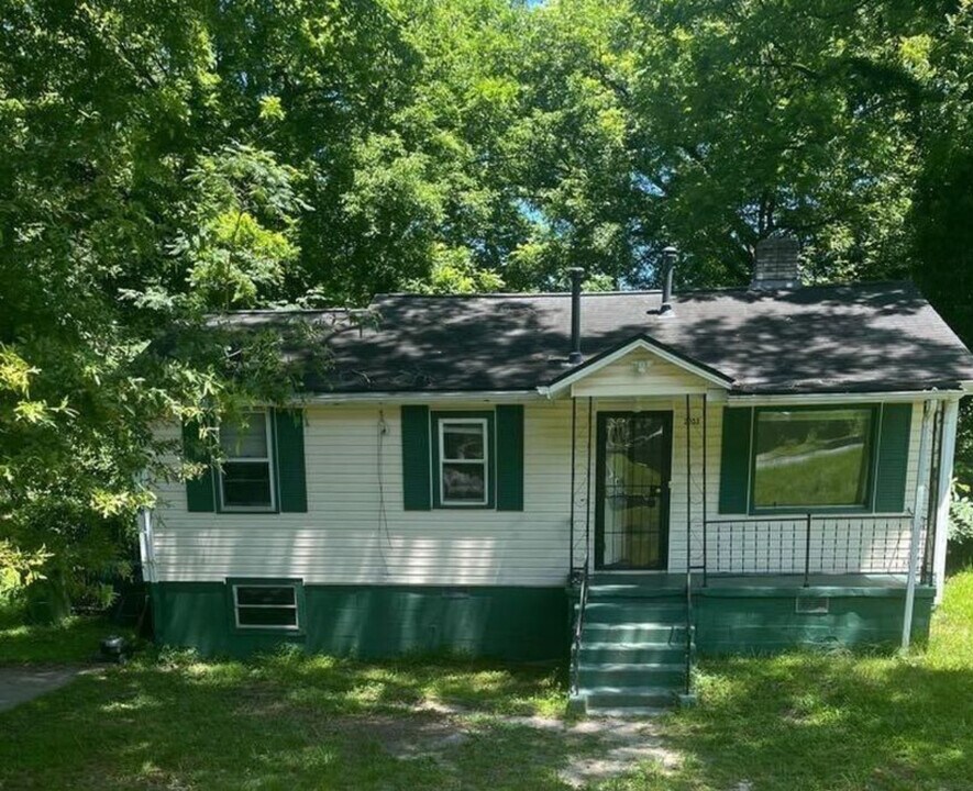 2203 Tiger Flowers Dr NW in Atlanta, GA - Building Photo