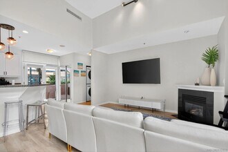 555 Front St, Unit 206 in San Diego, CA - Building Photo - Building Photo