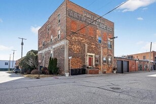 1104 4th St in Port Huron, MI - Building Photo