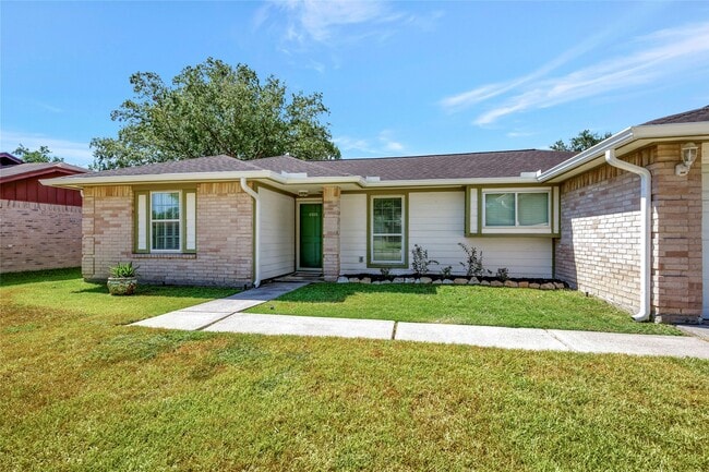 2505 Drummer Dr in League City, TX - Building Photo - Building Photo
