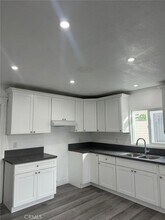 1509 W 52nd St in Los Angeles, CA - Building Photo - Building Photo