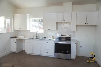 125 B St in Roseville, CA - Building Photo - Building Photo