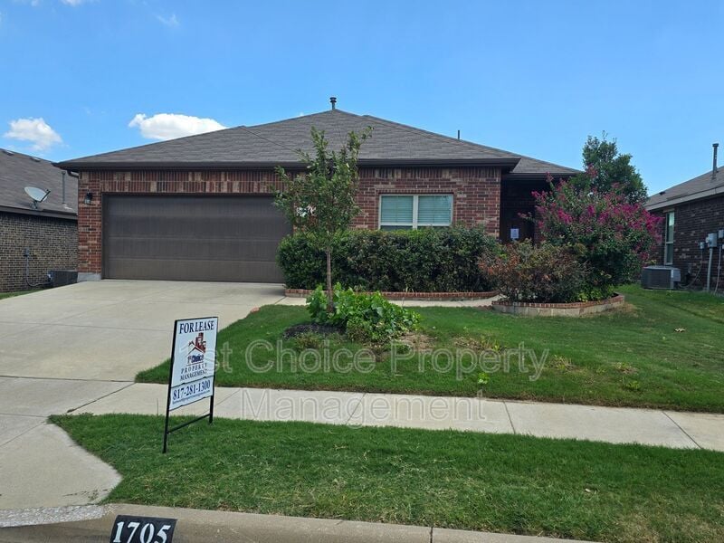 1705 Placitas Trail in Fort Worth, TX - Building Photo