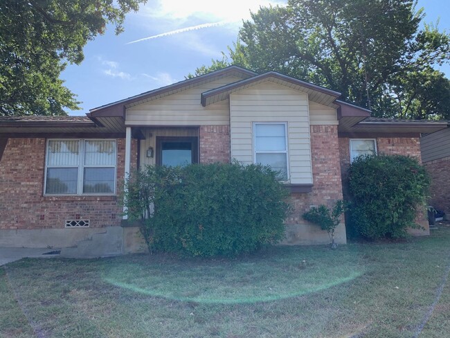 1903 Mercedes Rd in Denton, TX - Building Photo - Building Photo