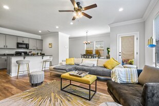 7956 Pisa Dr in Baton Rouge, LA - Building Photo