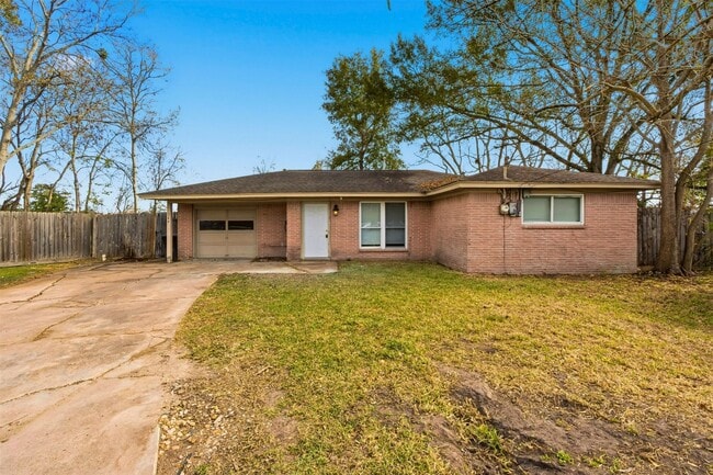 344 Pennington Dr in Alvin, TX - Building Photo - Building Photo