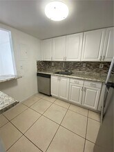 17600 NW 68th Ave in Hialeah, FL - Building Photo - Building Photo