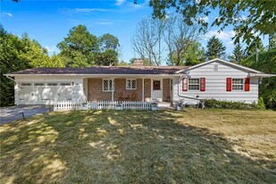 178 S Main St in Pittsford, NY - Building Photo