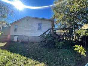 14 Old Paris Mountain Rd in Greenville, SC - Building Photo - Building Photo