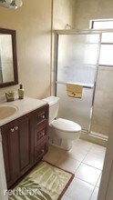 808 Lakeview Cir in Royal Palm Beach, FL - Building Photo - Building Photo