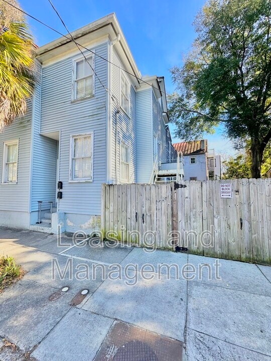 3 Woolfe St in Charleston, SC - Building Photo