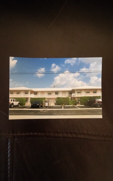 275 SW 15th St in Pompano Beach, FL - Building Photo