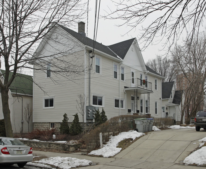 1320 E Hamilton St in Milwaukee, WI - Building Photo