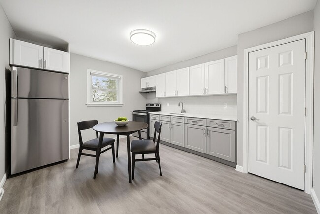 Orange Portfolio Holdings in Orange, NJ - Foto de edificio - Building Photo