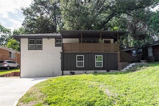 167 Rockmart Dr SW in Atlanta, GA - Building Photo