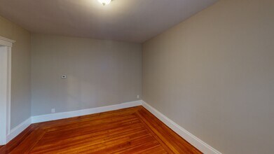 21 Pennsylvania Ave, Unit 21A in Somerville, MA - Building Photo - Building Photo