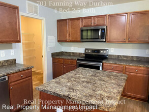 701 Fanning Way in Durham, NC - Building Photo - Building Photo