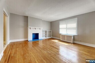 100 W Palisade Ave in Englewood, NJ - Building Photo - Building Photo