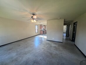 144 Miller Ln in New Iberia, LA - Building Photo - Building Photo