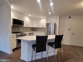 241 S 6th St in Philadelphia, PA - Building Photo - Building Photo