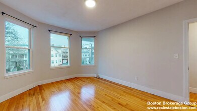 33 Edison Grn, Unit 2 in Boston, MA - Building Photo - Building Photo