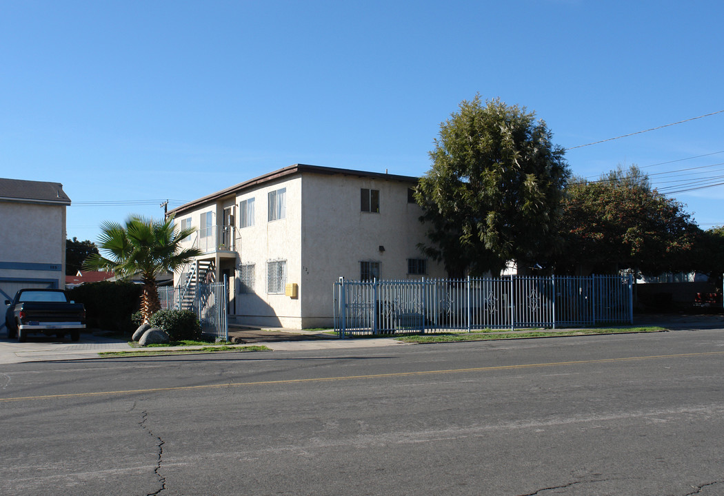 125 Olive Dr in San Ysidro, CA - Building Photo